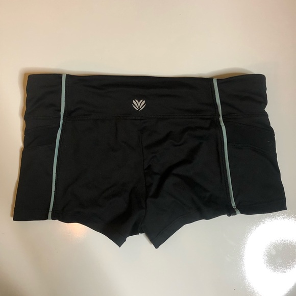 F21 Workout Booty Shorts - Picture 2 of 2